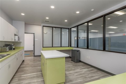 Propiedad comercial en alquiler en Lakeland, Florida, 1125.98 m2 № 1297680 - foto 26