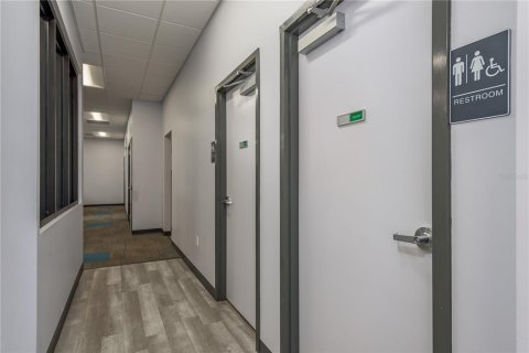 Propiedad comercial en alquiler en Lakeland, Florida, 1125.98 m2 № 1297680 - foto 25