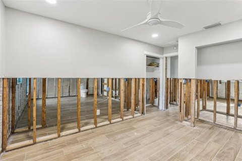 Casa en venta en Tampa, Florida, 5 dormitorios, 261.15 m2 № 1520862 - foto 24