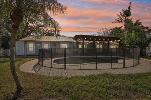 Casa en venta en Tampa, Florida, 5 dormitorios, 261.15 m2 № 1520862 - foto 3