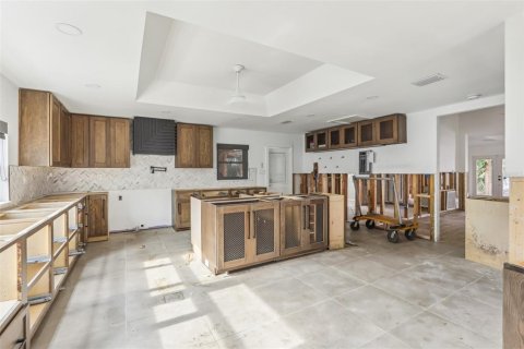Casa en venta en Tampa, Florida, 5 dormitorios, 261.15 m2 № 1520862 - foto 13