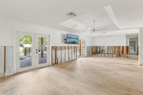 Casa en venta en Tampa, Florida, 5 dormitorios, 261.15 m2 № 1520862 - foto 16