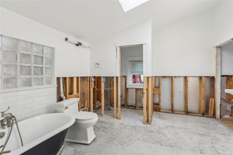 Casa en venta en Tampa, Florida, 5 dormitorios, 261.15 m2 № 1520862 - foto 21