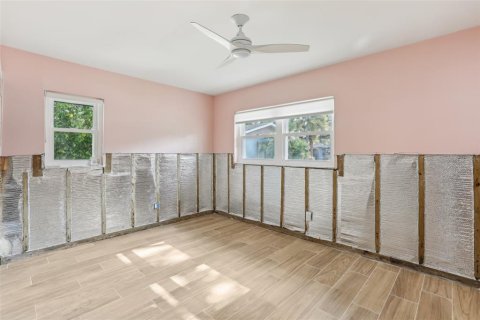 Casa en venta en Tampa, Florida, 5 dormitorios, 261.15 m2 № 1520862 - foto 28