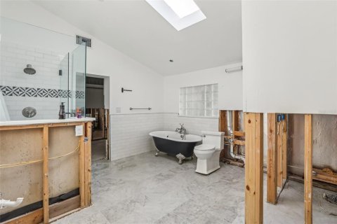 Casa en venta en Tampa, Florida, 5 dormitorios, 261.15 m2 № 1520862 - foto 19
