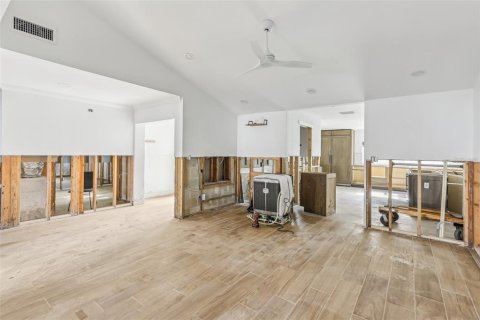 Casa en venta en Tampa, Florida, 5 dormitorios, 261.15 m2 № 1520862 - foto 11