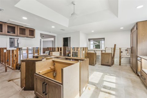 Casa en venta en Tampa, Florida, 5 dormitorios, 261.15 m2 № 1520862 - foto 15