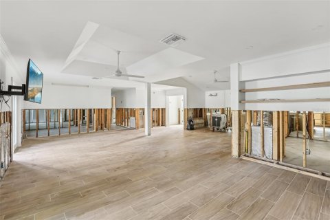Casa en venta en Tampa, Florida, 5 dormitorios, 261.15 m2 № 1520862 - foto 9