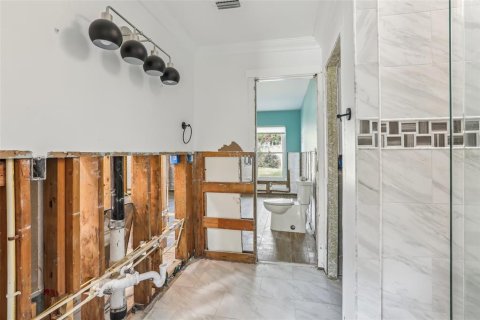 Casa en venta en Tampa, Florida, 5 dormitorios, 261.15 m2 № 1520862 - foto 30