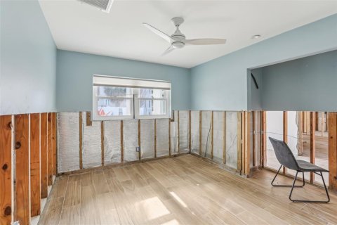 Casa en venta en Tampa, Florida, 5 dormitorios, 261.15 m2 № 1520862 - foto 25