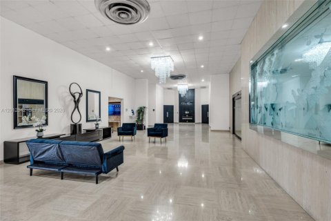 Condominio en alquiler en Hallandale Beach, Florida, 2 dormitorios, 96.62 m2 № 2075068 - foto 27