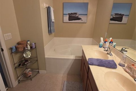 Townhouse in Kissimmee, Florida 3 bedrooms, 156.63 sq.m. № 2376661 - photo 23