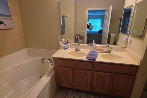 Townhouse in Kissimmee, Florida 3 bedrooms, 156.63 sq.m. № 2376661 - photo 22