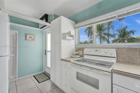 Condominio en venta en Deerfield Beach, Florida, 1 dormitorio, 83.61 m2 № 1863455 - foto 29