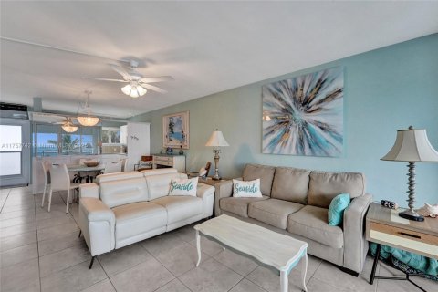Condominio en venta en Deerfield Beach, Florida, 1 dormitorio, 83.61 m2 № 1863455 - foto 26