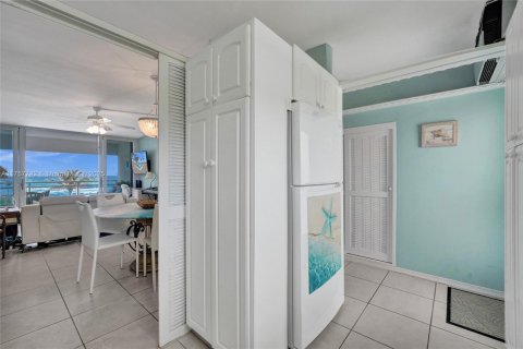 Condominio en venta en Deerfield Beach, Florida, 1 dormitorio, 83.61 m2 № 1863455 - foto 11