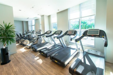 Снять в аренду кондоминиум в Майами, Флорида 2 спальни, 84.54м2, № 1924436 - фото 27