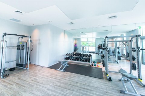 Снять в аренду кондоминиум в Майами, Флорида 2 спальни, 84.54м2, № 1924436 - фото 28