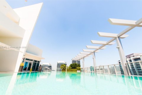 Снять в аренду кондоминиум в Майами, Флорида 2 спальни, 84.54м2, № 1924436 - фото 23