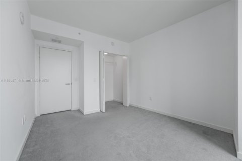 Снять в аренду кондоминиум в Майами, Флорида 2 спальни, 84.54м2, № 1924436 - фото 11