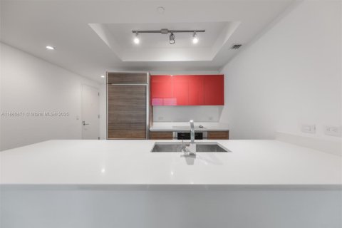 Снять в аренду кондоминиум в Майами, Флорида 2 спальни, 84.54м2, № 1924436 - фото 9