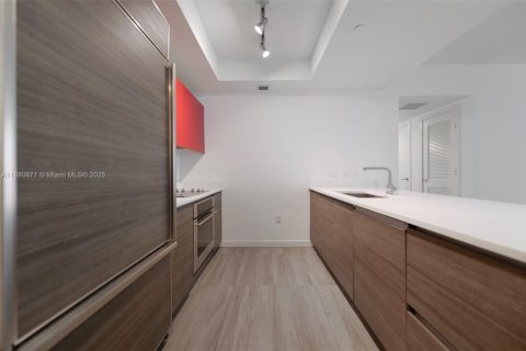 Снять в аренду кондоминиум в Майами, Флорида 2 спальни, 84.54м2, № 1924436 - фото 1