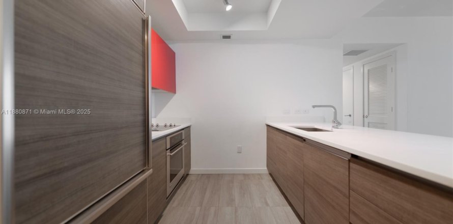 Кондоминиум с 2 спальнями в Майами, Флорида № 1924436