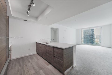 Снять в аренду кондоминиум в Майами, Флорида 2 спальни, 84.54м2, № 1924436 - фото 2