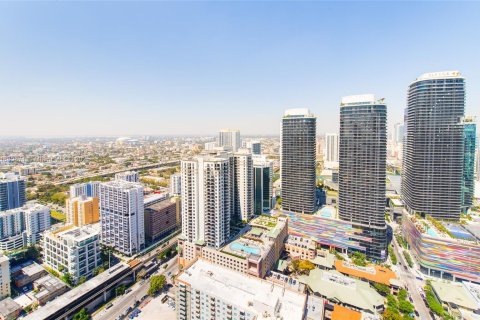 Снять в аренду кондоминиум в Майами, Флорида 2 спальни, 84.54м2, № 1924436 - фото 20