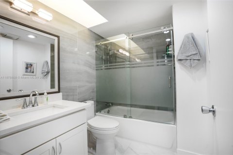 Copropriété à vendre à Coconut Creek, Floride: 2 chambres, 113.81 m2 № 1945779 - photo 16