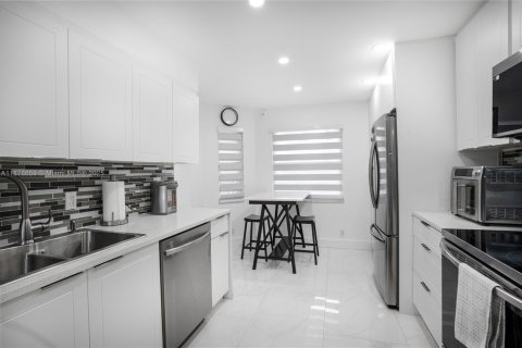 Copropriété à vendre à Coconut Creek, Floride: 2 chambres, 113.81 m2 № 1945779 - photo 4
