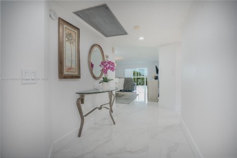 Copropriété à vendre à Coconut Creek, Floride: 2 chambres, 113.81 m2 № 1945779 - photo 2