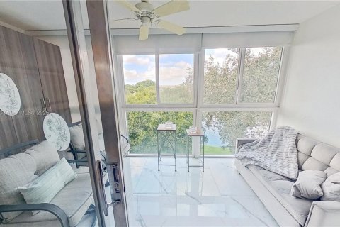 Copropriété à vendre à Coconut Creek, Floride: 2 chambres, 113.81 m2 № 1945779 - photo 24