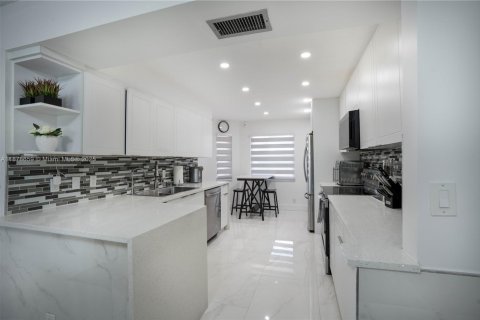 Copropriété à vendre à Coconut Creek, Floride: 2 chambres, 113.81 m2 № 1945779 - photo 5