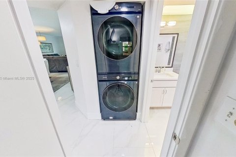 Copropriété à vendre à Coconut Creek, Floride: 2 chambres, 113.81 m2 № 1945779 - photo 17