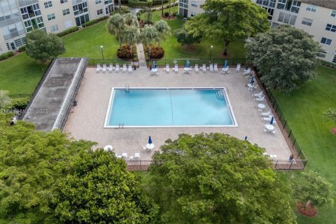 Copropriété à vendre à Coconut Creek, Floride: 2 chambres, 113.81 m2 № 1945779 - photo 29