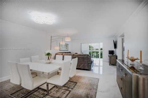 Copropriété à vendre à Coconut Creek, Floride: 2 chambres, 113.81 m2 № 1945779 - photo 9