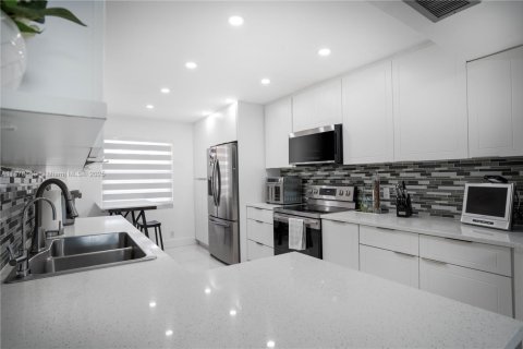 Copropriété à vendre à Coconut Creek, Floride: 2 chambres, 113.81 m2 № 1945779 - photo 6