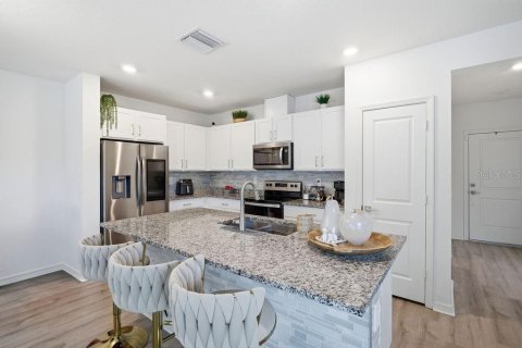Touwnhouse à vendre à Davenport, Floride: 3 chambres, 156.73 m2 № 2214189 - photo 5