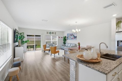 Touwnhouse à vendre à Davenport, Floride: 3 chambres, 156.73 m2 № 2214189 - photo 4