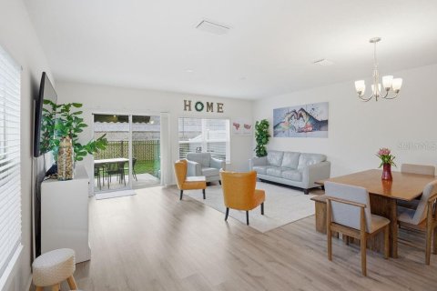 Touwnhouse à vendre à Davenport, Floride: 3 chambres, 156.73 m2 № 2214189 - photo 3