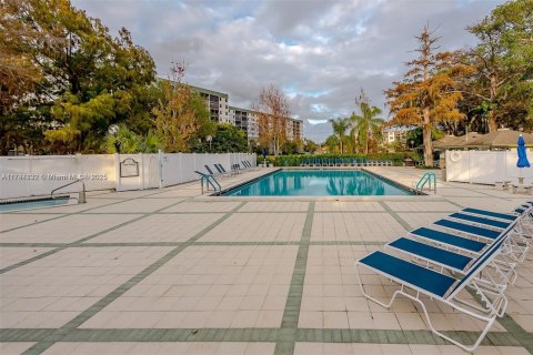 Condominio en venta en Pompano Beach, Florida, 2 dormitorios, 110.55 m2 № 1741474 - foto 27