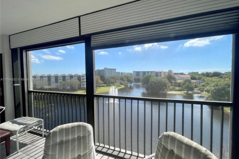 Condominio en venta en Pompano Beach, Florida, 2 dormitorios, 110.55 m2 № 1741474 - foto 14