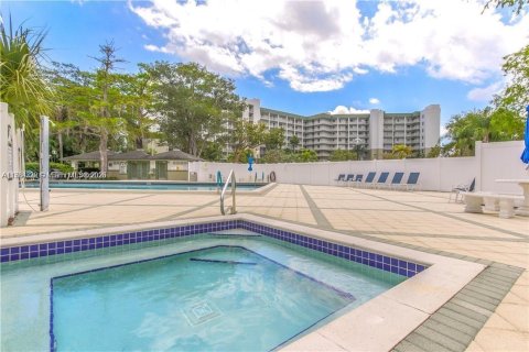 Condominio en venta en Pompano Beach, Florida, 2 dormitorios, 110.55 m2 № 1741474 - foto 26