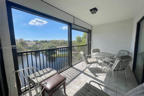 Condominio en venta en Pompano Beach, Florida, 2 dormitorios, 110.55 m2 № 1741474 - foto 15