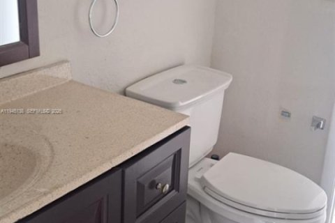 Снять в аренду кондоминиум в Санрайз, Флорида 2 спальни, 87.7м2, № 2001465 - фото 21