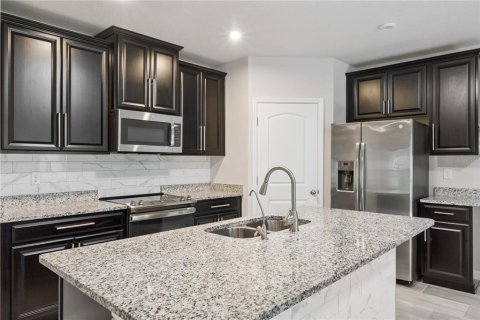 House in Kissimmee, Florida 3 bedrooms, 174.47 sq.m. № 2231989 - photo 8