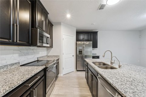 House in Kissimmee, Florida 3 bedrooms, 174.47 sq.m. № 2231989 - photo 7