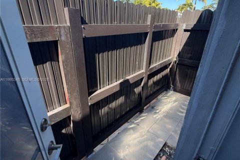 Appartement à louer à Miami, Floride: 1 chambre, 31.59 m2 № 2024760 - photo 9