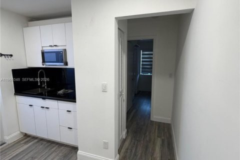 Appartement à louer à Miami, Floride: 1 chambre, 31.59 m2 № 2024760 - photo 4